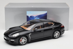 Porsche Panamera 970 Turbo Basalt Black Norev 1:18 WAP02100319 Kov – obrázek 8 z 8