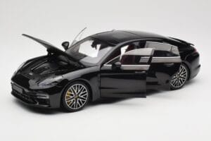 Porsche Panamera 971 Turbo S Černý Metallic Minichamps 1:18 113061076 Kov – obrázek 2 z 8