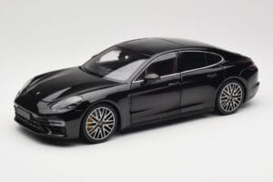 Porsche Panamera 971 Turbo S Černý Metallic Minichamps 1:18 113061076 Kov