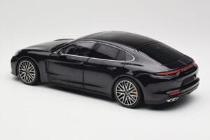 Porsche Panamera 971 Turbo S Modrý Metallic Minichamps 1:18 113061075 Kov – obrázek 7 z 8