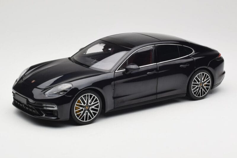 Porsche Panamera 971 Turbo S Modrý Metallic Minichamps 1:18 113061075 Kov