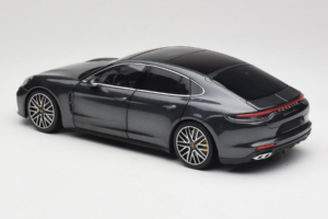 Porsche Panamera 971 Turbo S Grey Metallic Minichamps 1:18 113061073 Kov – obrázek 7 z 8