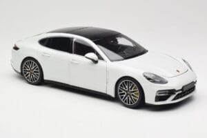 Porsche Panamera 971 Turbo S Bílý Metallic Minichamps 1:18 113061074 Kov – obrázek 6 z 8