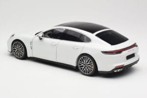 Porsche Panamera 971 Turbo S Bílý Metallic Minichamps 1:18 113061074 Kov – obrázek 7 z 8