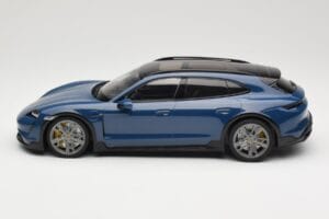 Porsche Taycan J1 Turbo S Cross Turismo Modrý Minichamps 1:18 155069301 Kov – obrázek 3 z 6