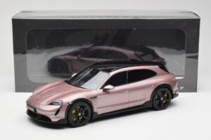 Porsche Taycan Turbo S Cross Turismo Metalická Růžová GT Spirit 1:18 GT440 Pryskyřice – obrázek 6 z 6