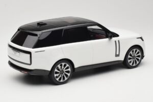 Land Rover Range Rover L460 P530 Autobiography Fuji White GT Spirit 1:18 GT533 Pryskyřice – obrázek 2 z 6