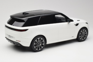 Range Rover Sport L461 P510e Fuji White GT Spirit 1:12 GT553 Pryskyřice – obrázek 2 z 6