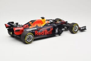 Red Bull Racing RB16 #33 M. Verstappen 3rd Place Styrian GP 2020 Minichamps 1:18 110200233 Kov – obrázek 2 z 6