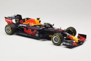 Red Bull Racing RB16 #33 M. Verstappen Winner 70th Anniversary GP 2020 Minichamps 1:18 110200533 Kov – obrázek 4 z 6