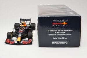 Red Bull Racing RB16 #33 M. Verstappen Winner 70th Anniversary GP 2020 Minichamps 1:18 110200533 Kov – obrázek 6 z 6