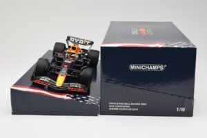 Red Bull Racing RB18 #1 M. Verstappen Winner Austin GP 2022 Minichamps 1:18 113222901 Kov – obrázek 6 z 6