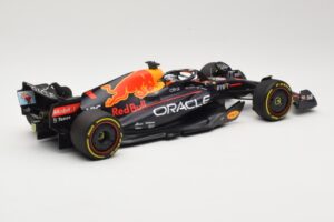 Red Bull Racing RB18 #1 M. Verstappen Winner Miami GP 2022 Minichamps 1:18 110220501 Kov – obrázek 2 z 6