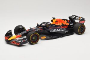 Red Bull Racing RB18 #1 M. Verstappen Winner Miami GP 2022 Minichamps 1:18 110220501 Kov