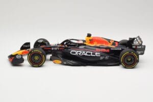 Red Bull Racing RB19 #1 M. Verstappen Winner Monaco GP 2023 Minichamps 1:18 110230701 Kov – obrázek 3 z 6
