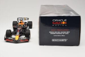 Red Bull Racing RB19 #1 M. Verstappen Winner Monaco GP 2023 Minichamps 1:18 110230701 Kov – obrázek 6 z 6