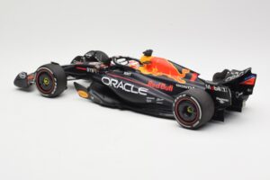 Red Bull Racing RB19 #1 M. Verstappen Winner Spanish GP 2023 Minichamps 1:18 110230801 Kov – obrázek 5 z 6