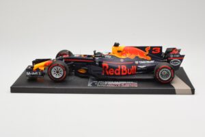 Red Bull Racing Tag Heuer RB13 #3 D. Ricciardo 3rd Place Malaysian GP 2017 Minichamps 1:18 117171503 Kov