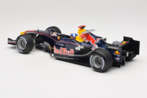 Red Bull RB1 Cosworth #14 D. Coulthard Red Bull Racing Showcar 2005 Minichamps 1:18 100050084 Kov – obrázek 5 z 7
