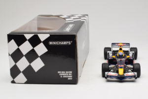 Red Bull RB1 Cosworth #14 D. Coulthard Red Bull Racing Showcar 2005 Minichamps 1:18 100050084 Kov – obrázek 7 z 7