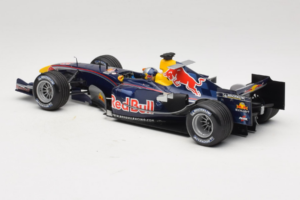 Red Bull RB1 Cosworth #15 C. Klien Red Bull Racing Showcar 2005 Minichamps 1:18 100050085 Kov – obrázek 5 z 7