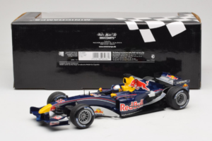 Red Bull RB1 Cosworth #15 C. Klien Red Bull Racing Showcar 2005 Minichamps 1:18 100050085 Kov – obrázek 6 z 7