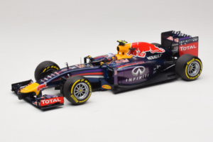 Red Bull RB10 Renault #3 D. Ricciardo Infiniti Red Bull Racing Showcar 2014 Minichamps 1:18 110140003 Kov