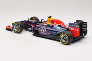 Red Bull RB10 Renault #3 D. Ricciardo Infiniti Red Bull Racing Showcar 2014 Minichamps 1:18 110140003 Kov – obrázek 5 z 6