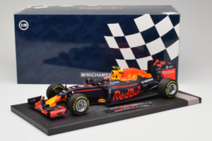 Red Bull RB12 Tag Heuer #26 D. Kvyat Red Bull Racing Showcar 2016 Minichamps 1:18 117160026 Pryskyřice – obrázek 7 z 7