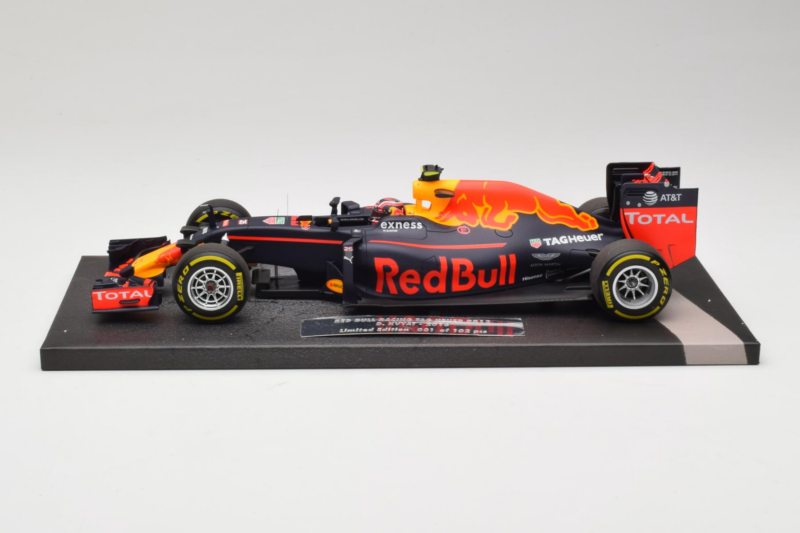Red Bull RB12 Tag Heuer #26 D. Kvyat Red Bull Racing Showcar 2016 Minichamps 1:18 117160026 Pryskyřice