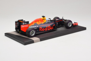 Red Bull RB12 Tag Heuer #3 D. Ricciardo Red Bull Racing 1st Pole Monaco Grand Prix 2016 Minichamps 1:18 117160103 Pryskyřice – obrázek 3 z 7