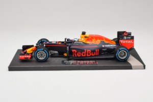 Red Bull RB12 Tag Heuer #3 D. Ricciardo Red Bull Racing Brazilian Grand Prix 2016 Minichamps 1:18 117161203 Pryskyřice