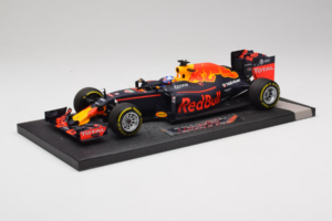 Red Bull RB12 Tag Heuer #3 D. Ricciardo Red Bull Racing Showcar 2016 Minichamps 1:18 117160003 Pryskyřice – obrázek 2 z 7