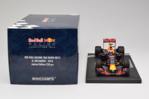 Red Bull RB12 Tag Heuer #3 D. Ricciardo Red Bull Racing Showcar 2016 Minichamps 1:18 117160003 Pryskyřice – obrázek 6 z 7