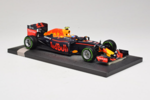 Red Bull RB12 Tag Heuer #33 M. Verstappen Red Bull Racing Showcar 2016 Minichamps 1:18 117161233 Pryskyřice – obrázek 4 z 7