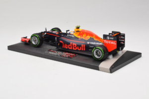 Red Bull RB12 Tag Heuer #33 M. Verstappen Red Bull Racing Showcar 2016 Minichamps 1:18 117161233 Pryskyřice – obrázek 5 z 7