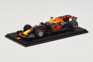 Red Bull RB13 Tag Heuer #33 M. Verstappen Belgian Grand Prix 2017 Spark 1:43 AM33SP8 Pryskyřice – obrázek 2 z 4