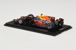 Red Bull RB13 Tag Heuer #33 M. Verstappen Belgian Grand Prix 2017 Spark 1:43 AM33SP8 Pryskyřice – obrázek 3 z 4