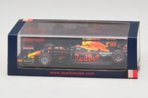 Red Bull RB13 Tag Heuer #33 M. Verstappen Belgian Grand Prix 2017 Spark 1:43 AM33SP8 Pryskyřice – obrázek 4 z 4