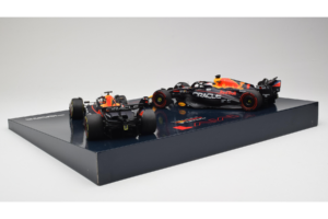 Red Bull RB19 Honda RBPT #1 M. Verstappen Oracle Red Bull Racing Qatar Grand Prix World Champion 2023 Minichamps 1:18 1122318 – obrázek 4 z 6