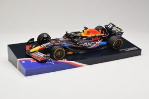 Red Bull RB19 #1 M. Verstappen Oracle Red Bull Racing United States Grand Prix Winner World Champion 2023 Minichamps 1:18 113 – obrázek 2 z 7