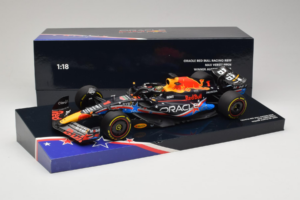 Red Bull RB19 #1 M. Verstappen Oracle Red Bull Racing United States Grand Prix Winner World Champion 2023 Minichamps 1:18 113 – obrázek 7 z 7