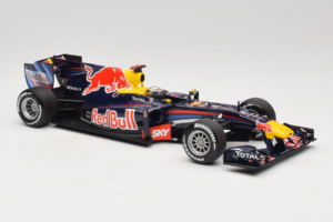 Red Bull RB6 Renault #5 S. Vettel Red Bull Racing Brazilian Grand Prix Winner 2010 Minichamps 1:18 110100205 Kov – obrázek 4 z 7