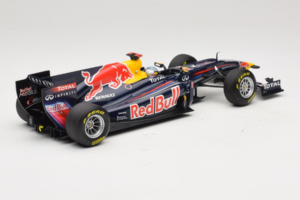 Red Bull RB7 Renault #1 S. Vettel Red Bull Racing Showcar 2011 Minichamps 1:18 110110071-1 Kov – obrázek 2 z 7