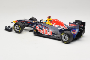 Red Bull RB7 Renault #1 S. Vettel Red Bull Racing World Champion 2011 Minichamps 1:18 110110001 Kov – obrázek 5 z 6