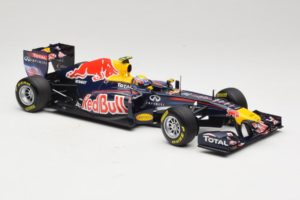 Red Bull RB7 Renault #2 M. Webber Red Bull Racing Showcar 2011 Minichamps 1:18 110110002 Kov – obrázek 4 z 7