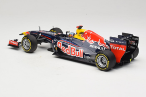 Red Bull RB8 Renault #1 S. Vettel Red Bull Racing Showcar 2012 Minichamps 1:18 110120071 Kov – obrázek 5 z 7