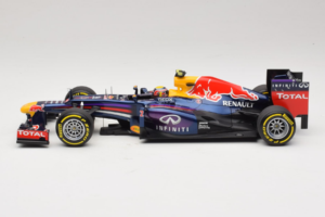 Red Bull RB9 Renault #2 M. Webber Infiniti Red Bull Racing Showcar 2013 Minichamps 1:18 110130072 Kov – obrázek 3 z 6