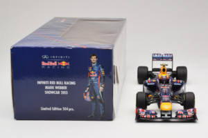 Red Bull RB9 Renault #2 M. Webber Infiniti Red Bull Racing Showcar 2013 Minichamps 1:18 110130072 Kov – obrázek 6 z 6