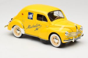 Renault 4CV Michelin Yellow Solido 1:18 82002 Kov – obrázek 4 z 6